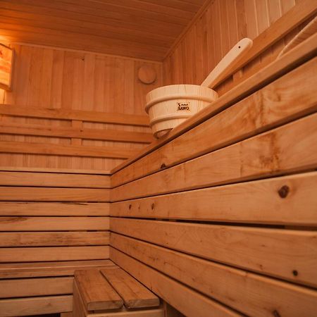 Загородный отельно-ресторанный комплекс Четыре сезона Пилиповичі Екстер'єр фото