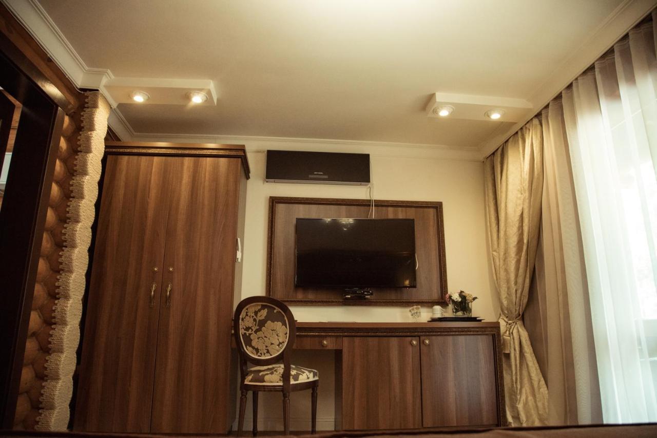 Загородный отельно-ресторанный комплекс Четыре сезона Пилиповичі Екстер'єр фото